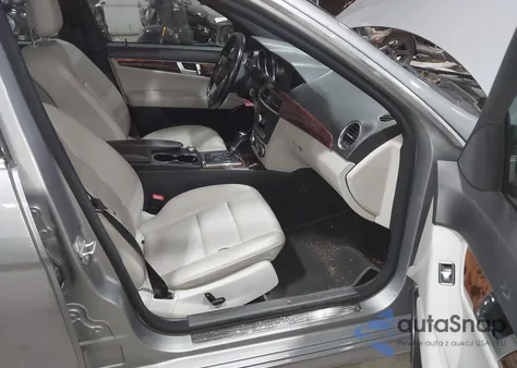 2012 Mercedes-Benz C 250 Sport из США, поврежденный, VIN WDDGF4HB4CR216921